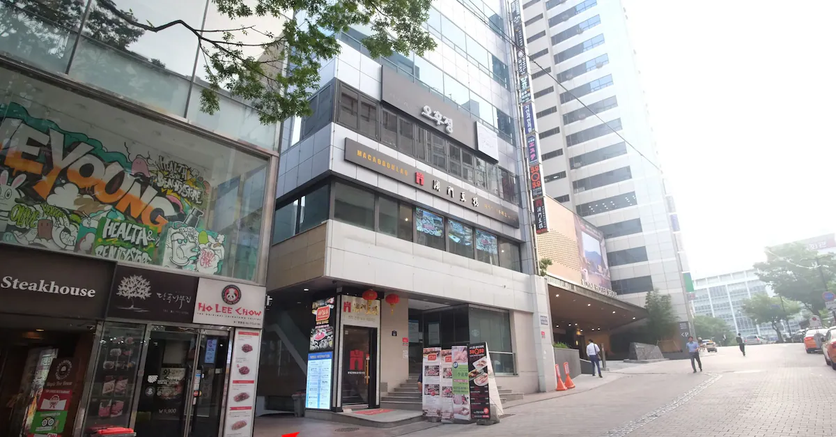 Step Inn 1 Myeongdong hotel exterior